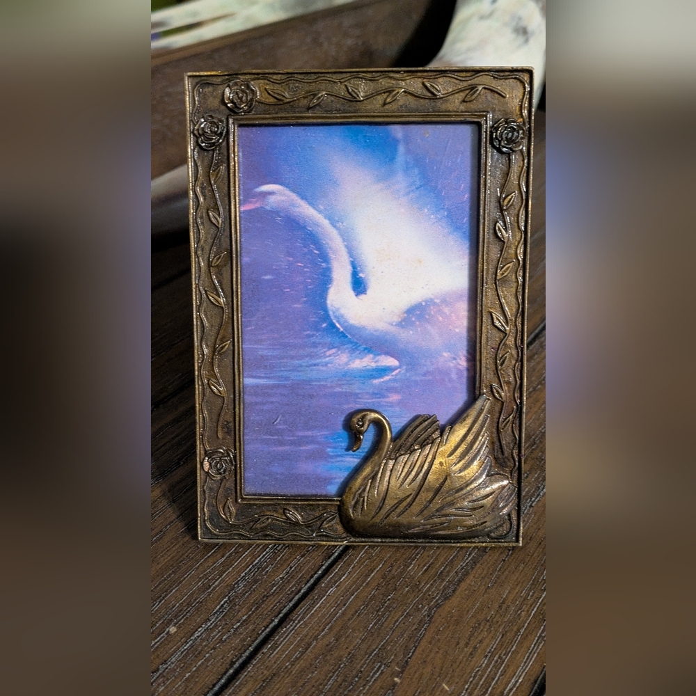 Elegant Bronze Swan Picture Frame